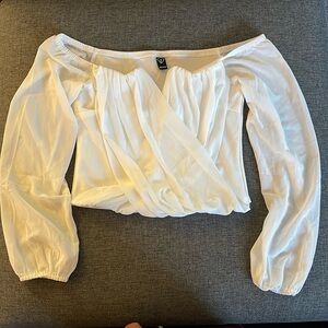 Medium White, off the shoulder
